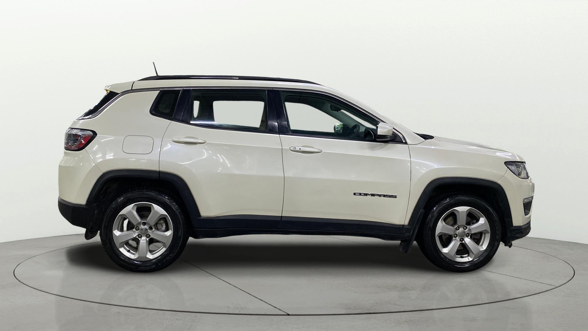 View 2017 Jeep Compass Longitude (O) 2.0 Diesel MT Image 26 Used 2017 Jeep Compass Longitude (O) 2.0 Diesel MT Image 26