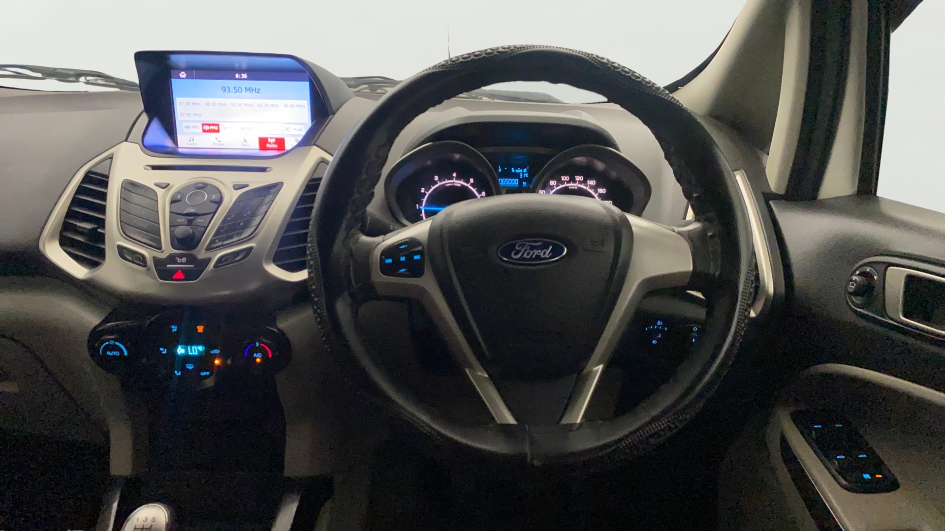 View 2017 Ford EcoSport 1.5 TDCi Diesel Ambiente BS IV Image 20 Used 2017 Ford EcoSport 1.5 TDCi Diesel Ambiente BS IV Image 20