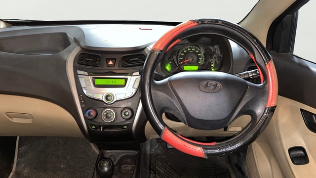 View Hyundai EON Image 20 Used Hyundai EON Image 20