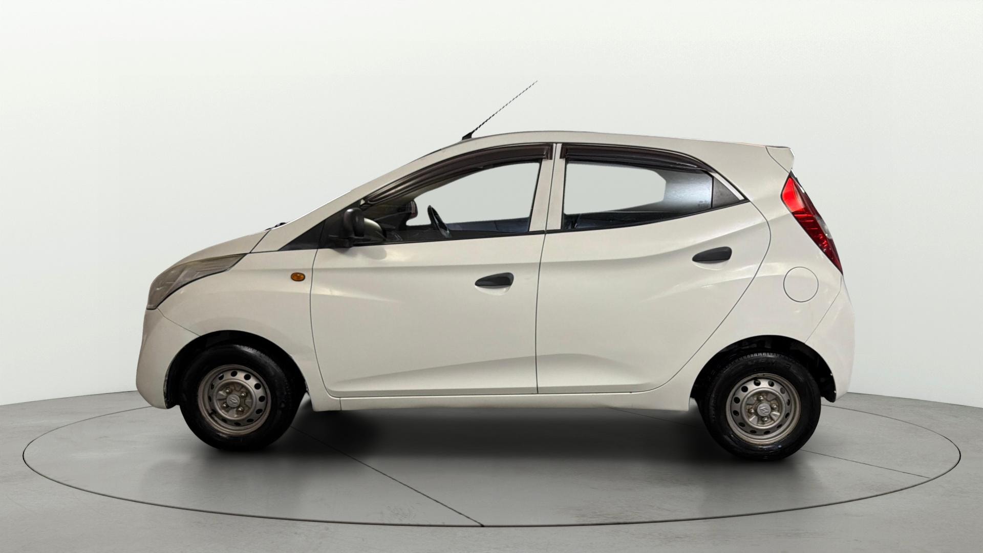 View 2015 Hyundai EON Era Plus Image 5 Used 2015 Hyundai EON Era Plus Image 5