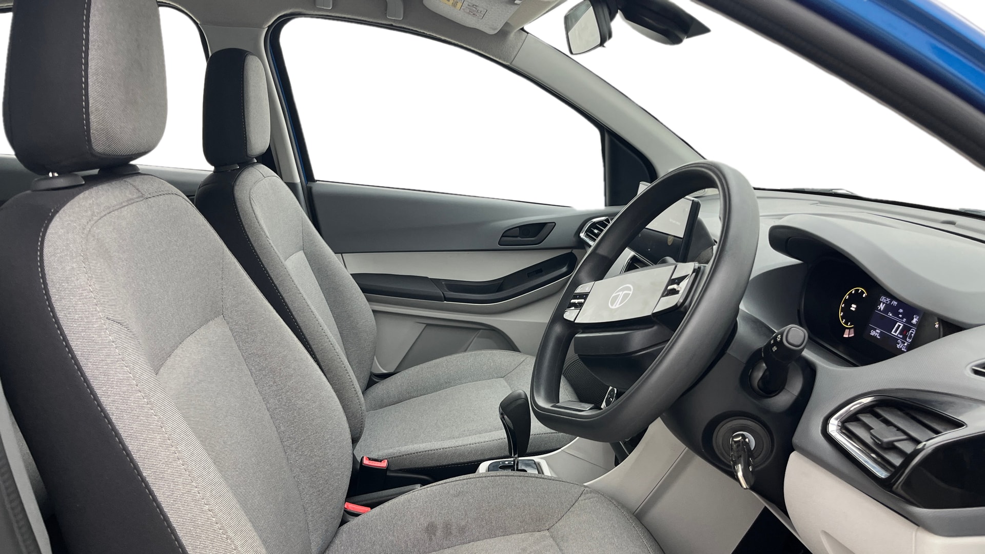 View 2025 Tata Tiago Revotorq XB Image 27 Used 2025 Tata Tiago Revotorq XB Image 27