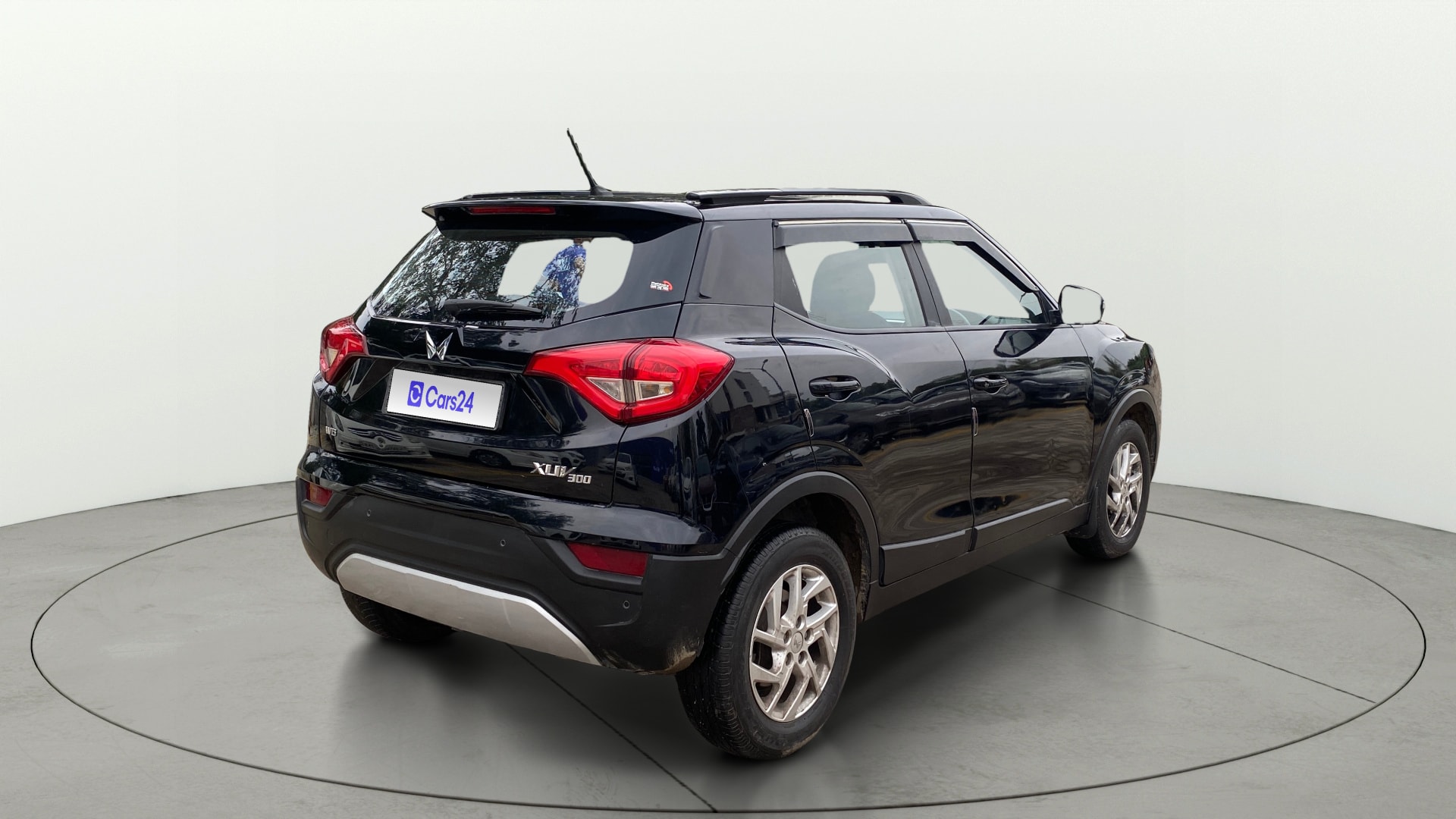 View 2023 Mahindra XUV300 W4 Petrol BS IV Image 44 Used 2023 Mahindra XUV300 W4 Petrol BS IV Image 44