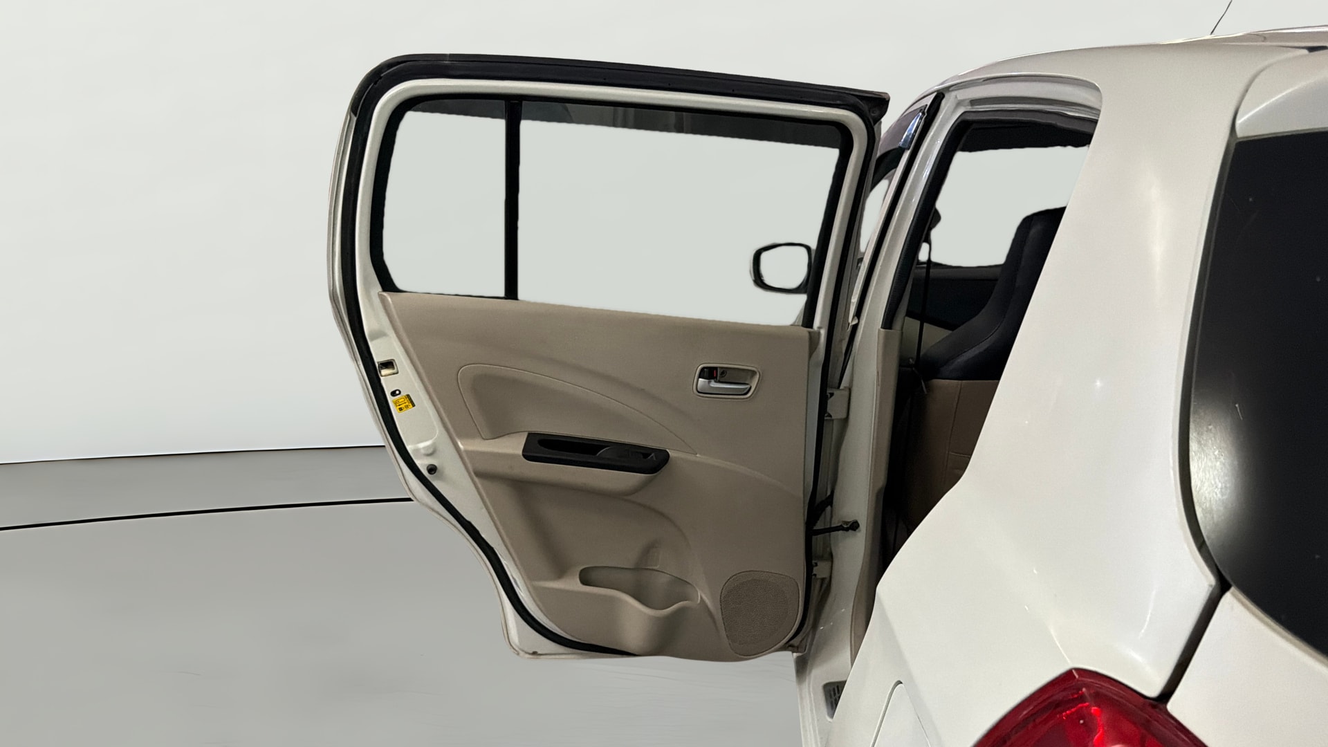 View 2018 Maruti Suzuki 1000 Base Variant Image 22 Used 2018 Maruti Suzuki 1000 Base Variant Image 22