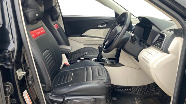 View Mahindra XUV 3XO Image 27 Used Mahindra XUV 3XO Image 27