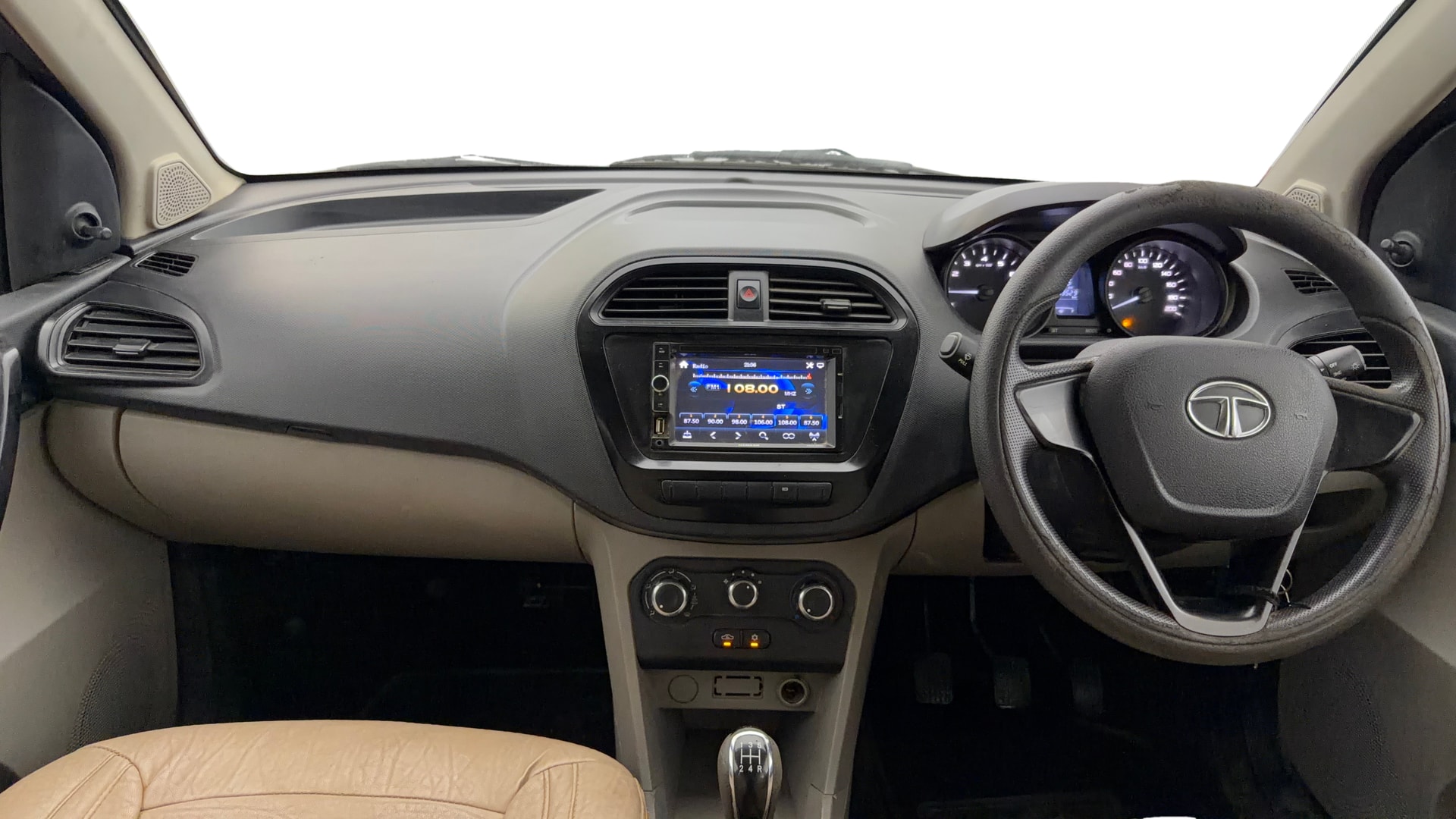 View 2018 Tata Tiago Revotorq XB Image 15 Used 2018 Tata Tiago Revotorq XB Image 15