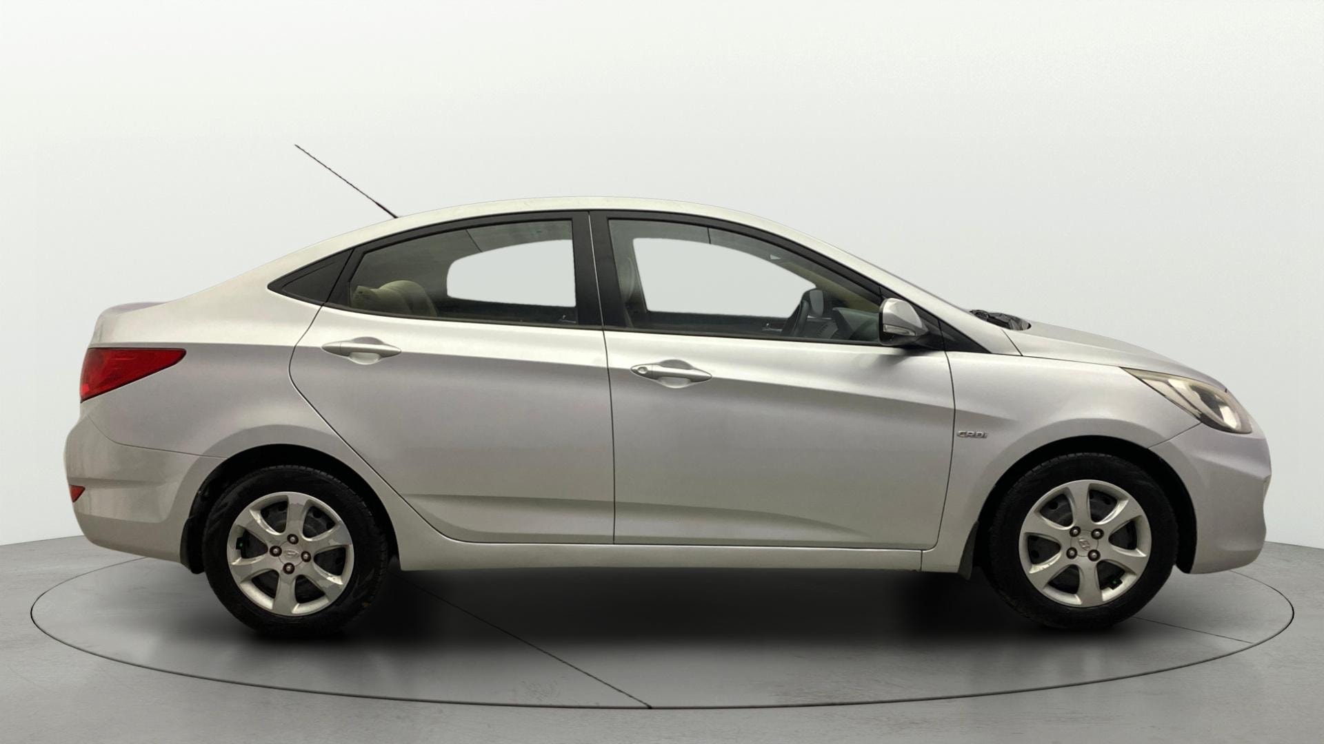 View 2013 Hyundai Fluidic Verna 1.6 CRDI EX Image 8 Used 2013 Hyundai Fluidic Verna 1.6 CRDI EX Image 8