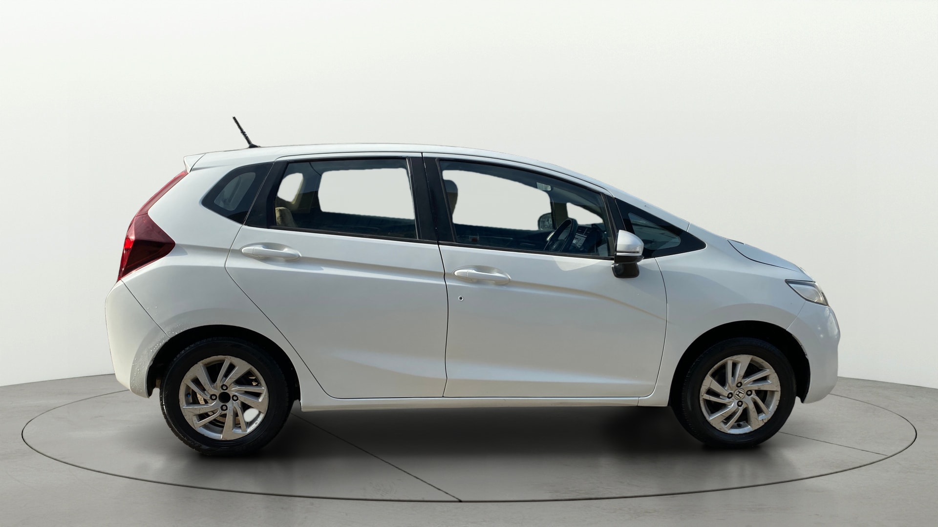 View 2016 Honda Jazz E MT Diesel Image 8 Used 2016 Honda Jazz E MT Diesel Image 8