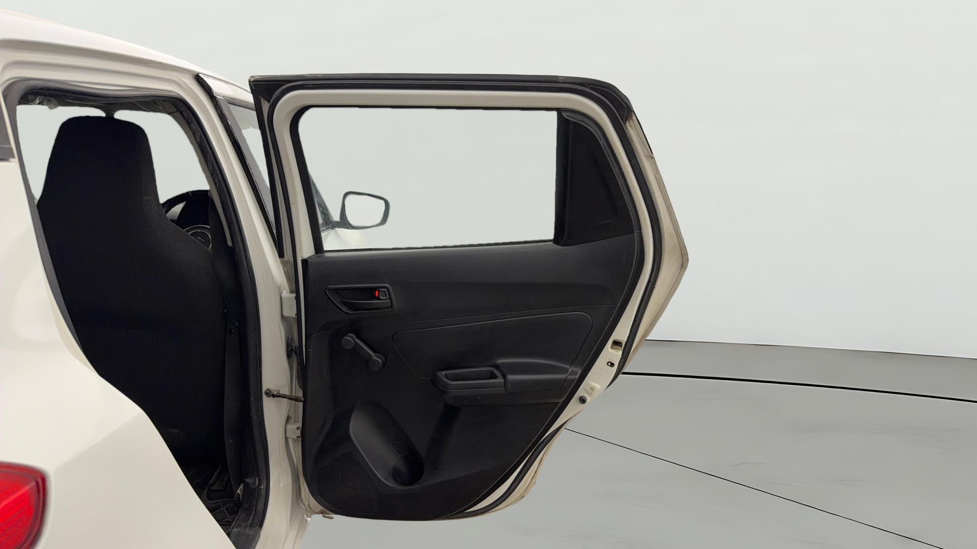 View 2019 Maruti Suzuki 1000 Base Variant Image 7 Used 2019 Maruti Suzuki 1000 Base Variant Image 7