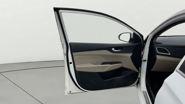 View Hyundai Verna Image 31 Used Hyundai Verna Image 31