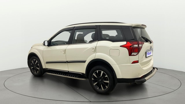 View Mahindra XUV500 Image 2 Used Mahindra XUV500 Image 2