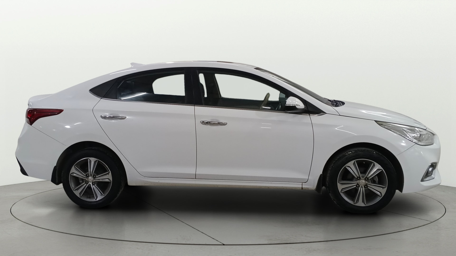 View 2018 Hyundai Verna 1.6 VTVT SX (O) Image 9 Used 2018 Hyundai Verna 1.6 VTVT SX (O) Image 9