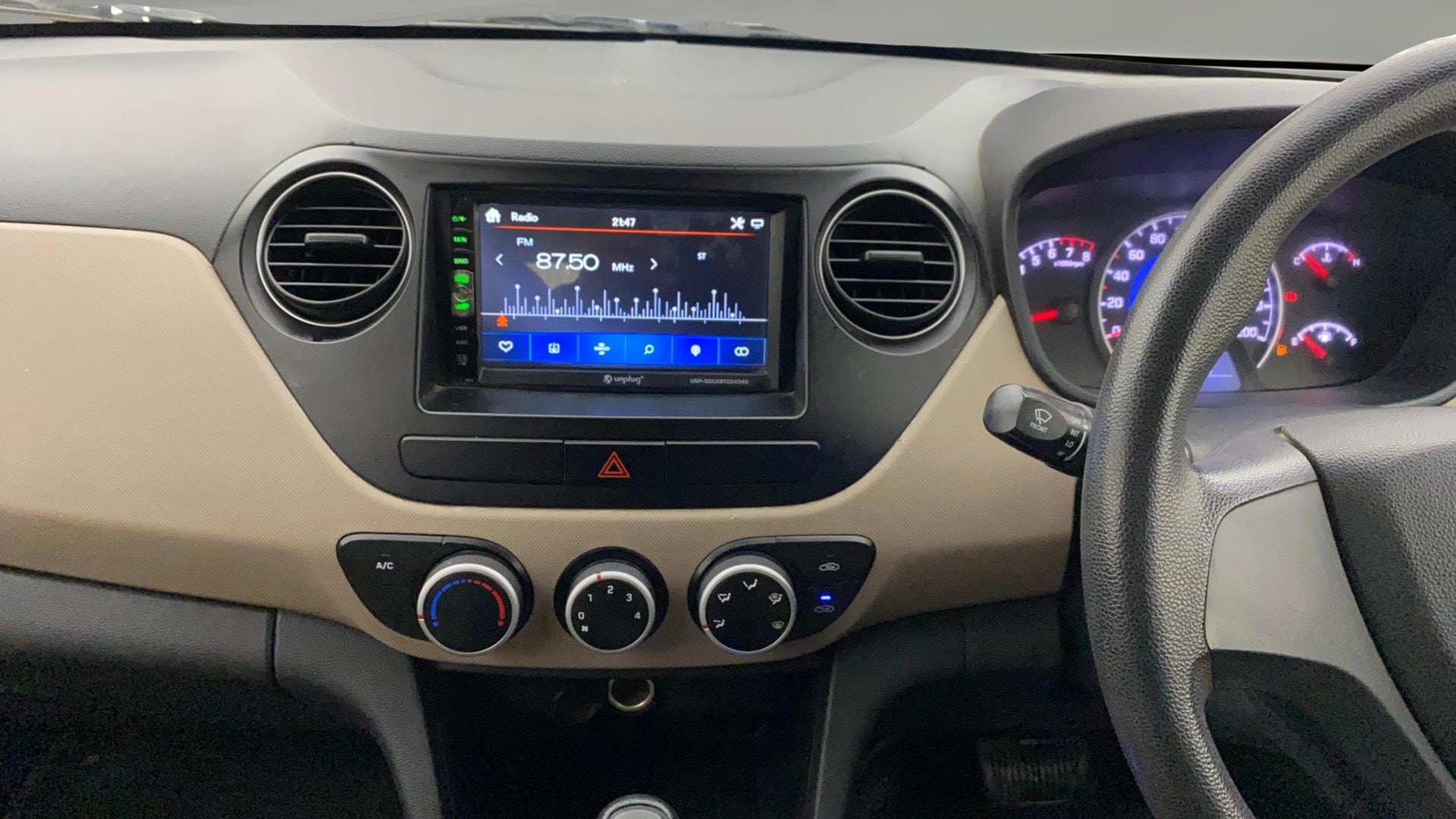 View 2018 Hyundai Grand i10 1.2 Magna Petrol AT Image 17 Used 2018 Hyundai Grand i10 1.2 Magna Petrol AT Image 17