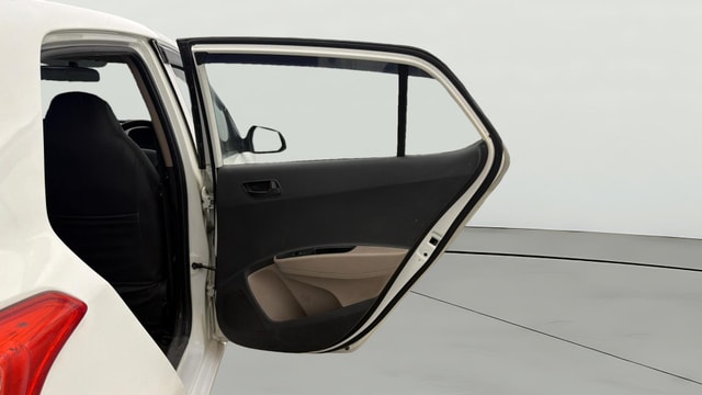 View Hyundai Grand i10 Image 5 Used Hyundai Grand i10 Image 5