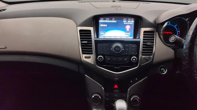 View Chevrolet Cruze Image 18 Used Chevrolet Cruze Image 18