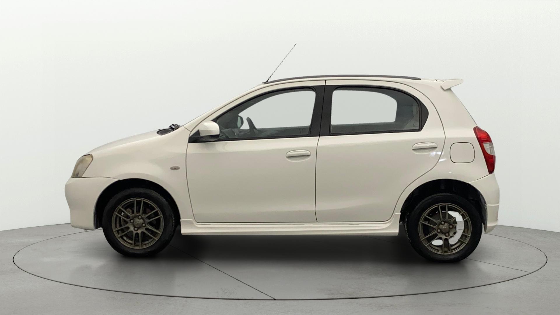 View 2014 Toyota Etios Liva TRD Sportivo Petrol Image 5 Used 2014 Toyota Etios Liva TRD Sportivo Petrol Image 5