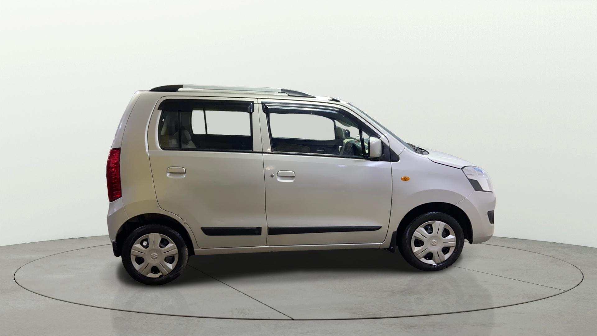View 2018 Maruti Suzuki 1000 Base Variant Image 27 Used 2018 Maruti Suzuki 1000 Base Variant Image 27