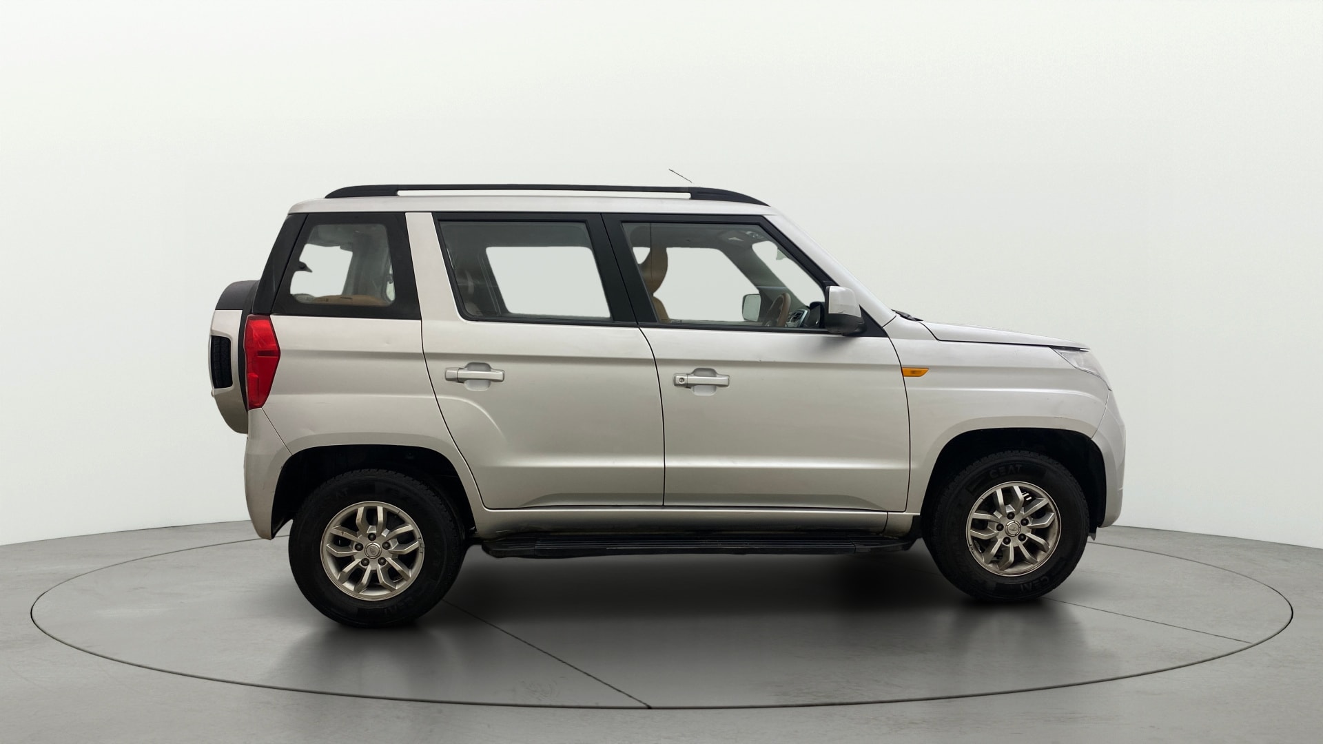 View 2017 Mahindra TUV300 T8 Image 8 Used 2017 Mahindra TUV300 T8 Image 8