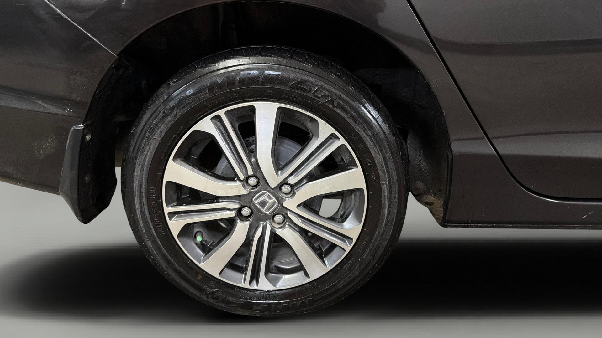 View 2021 Honda City ZX MT Diesel Anniversary Edition Image 25 Used 2021 Honda City ZX MT Diesel Anniversary Edition Image 25