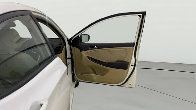 View Hyundai Fluidic Verna Image 44 Used Hyundai Fluidic Verna Image 44