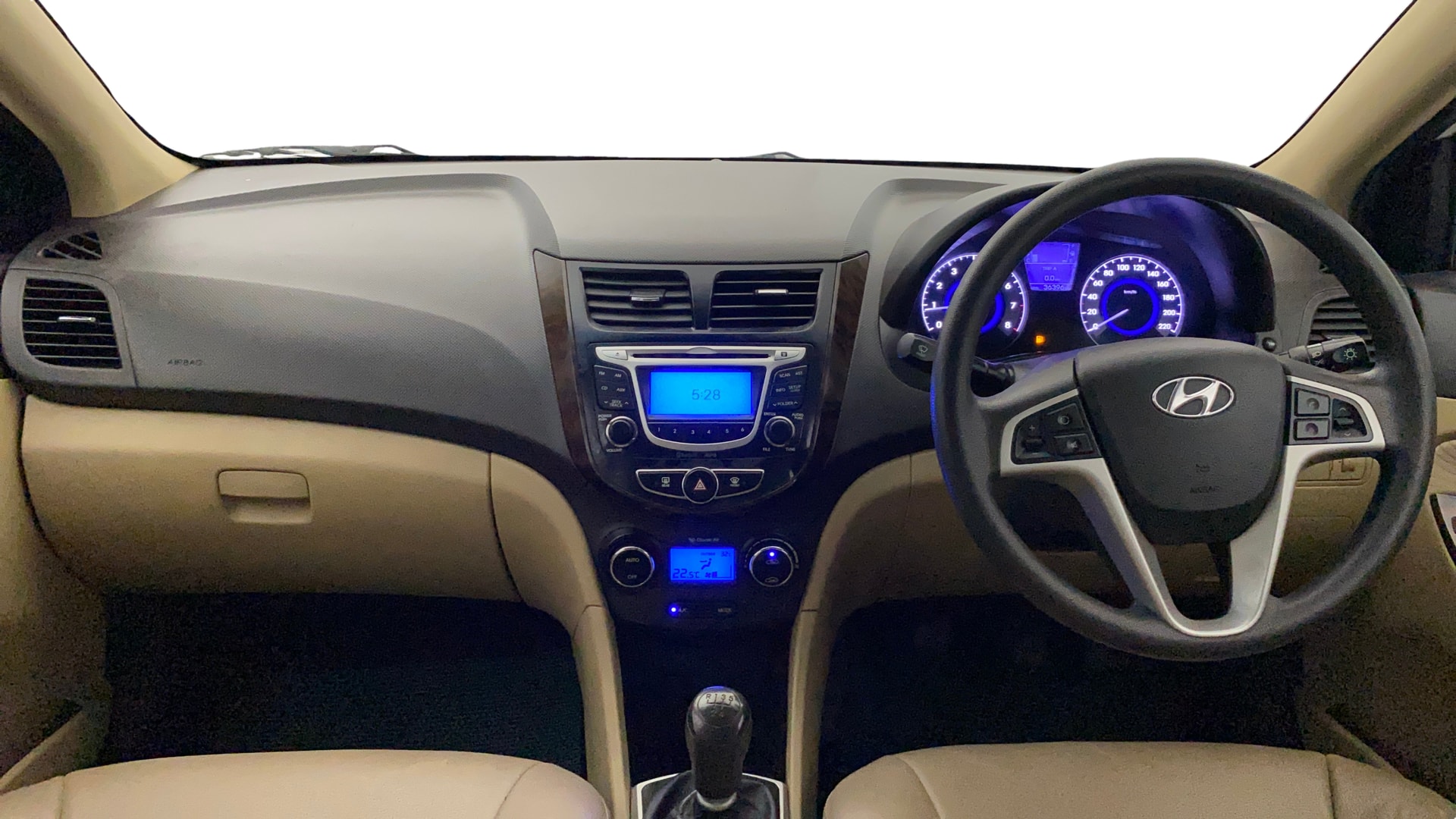 View 2014 Hyundai Fluidic Verna 1.6 VTVT SX Image 29 Used 2014 Hyundai Fluidic Verna 1.6 VTVT SX Image 29