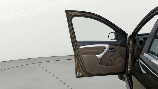 View Renault Duster Image 36 Used Renault Duster Image 36