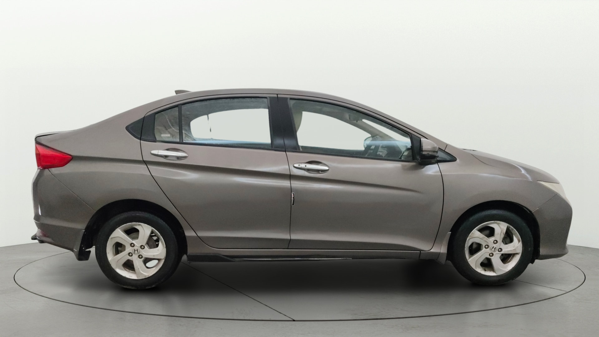 View 2014 Honda City ZX MT Diesel Anniversary Edition Image 9 Used 2014 Honda City ZX MT Diesel Anniversary Edition Image 9