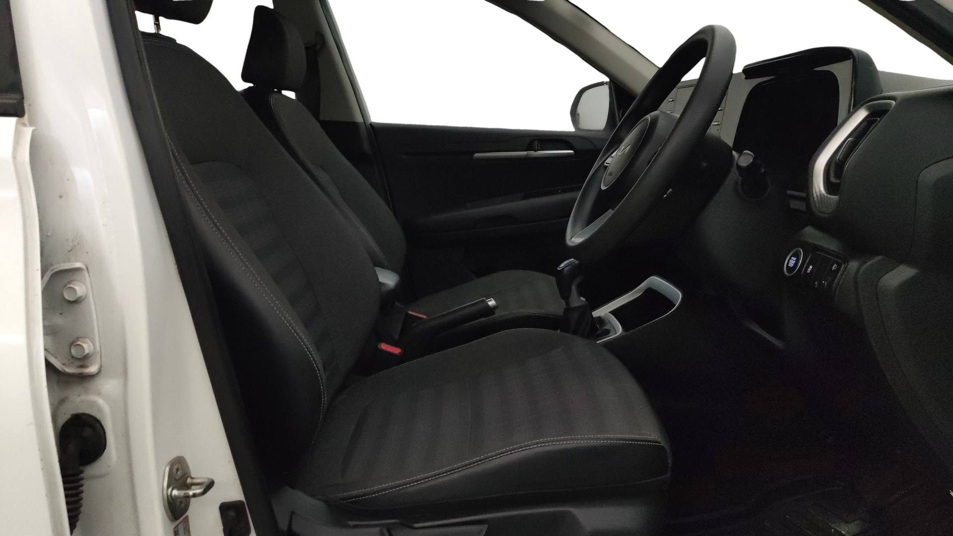 View 2023 Kia Sonet HTK Plus iMT Petrol Image 27 Used 2023 Kia Sonet HTK Plus iMT Petrol Image 27