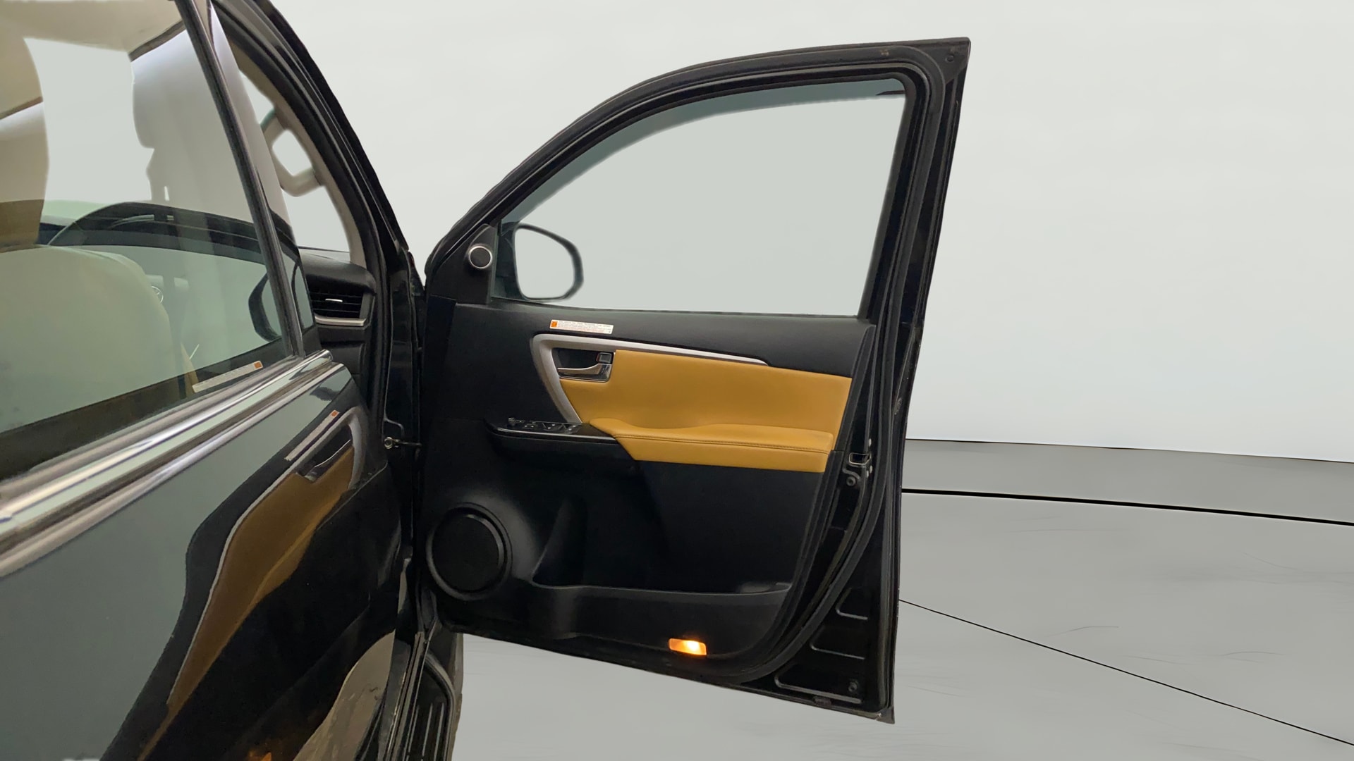 View 2023 Toyota Fortuner 2.7 4X2 AT BS IV Image 48 Used 2023 Toyota Fortuner 2.7 4X2 AT BS IV Image 48