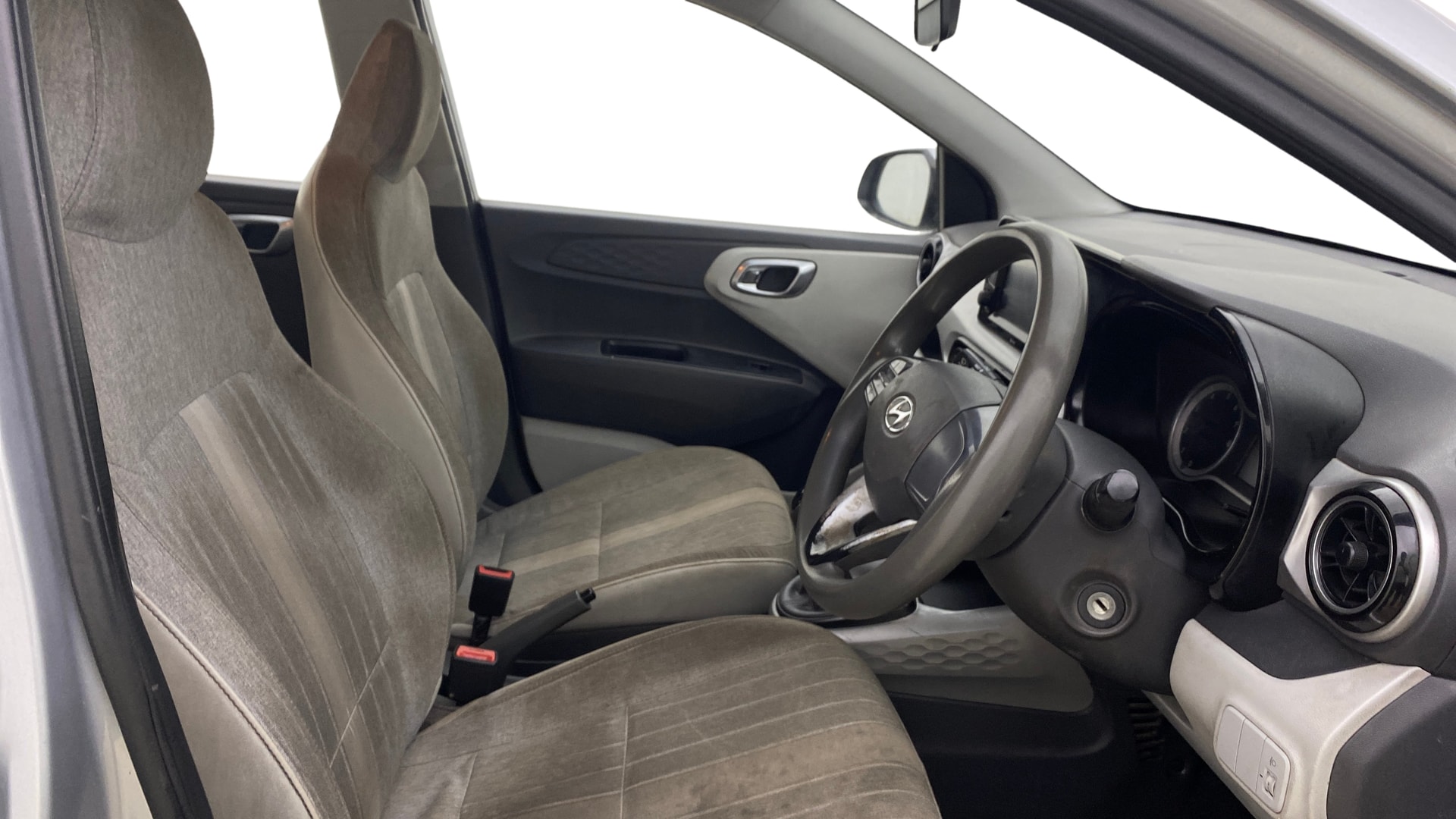 View 2020 Hyundai Grand i10 Nios Sportz Petrol AMT Image 17 Used 2020 Hyundai Grand i10 Nios Sportz Petrol AMT Image 17