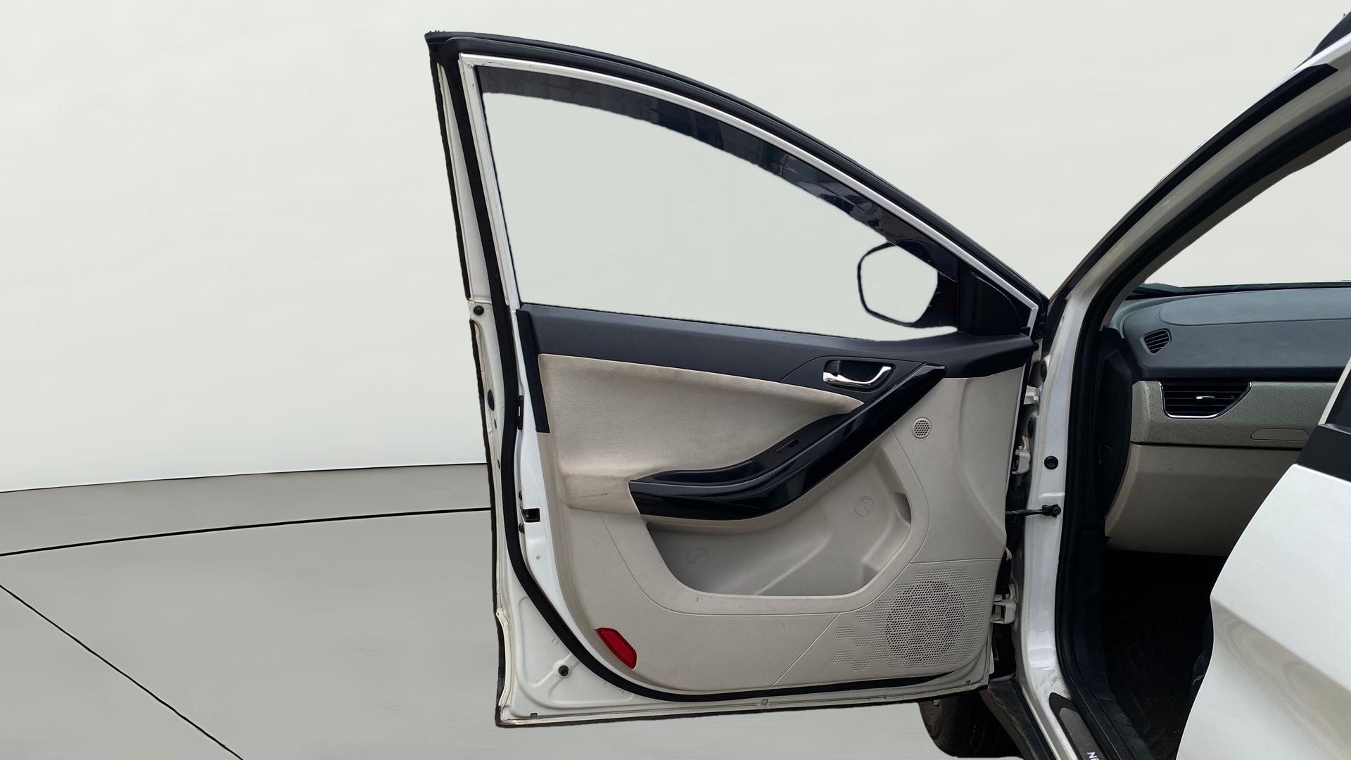 View 2023 Tata Nexon Revotron XE Image 32 Used 2023 Tata Nexon Revotron XE Image 32