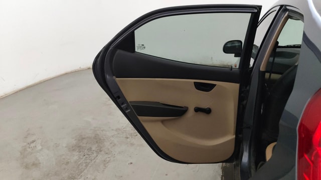 View Hyundai EON Image 22 Used Hyundai EON Image 22