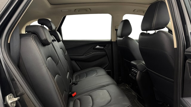 View MG Hector Plus Image 31 Used MG Hector Plus Image 31