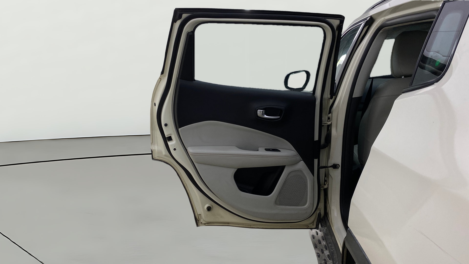 View 2019 Jeep Compass Limited 1.4 Multi AIR Petrol DDCT AT BS IV Image 22 Used 2019 Jeep Compass Limited 1.4 Multi AIR Petrol DDCT AT BS IV Image 22