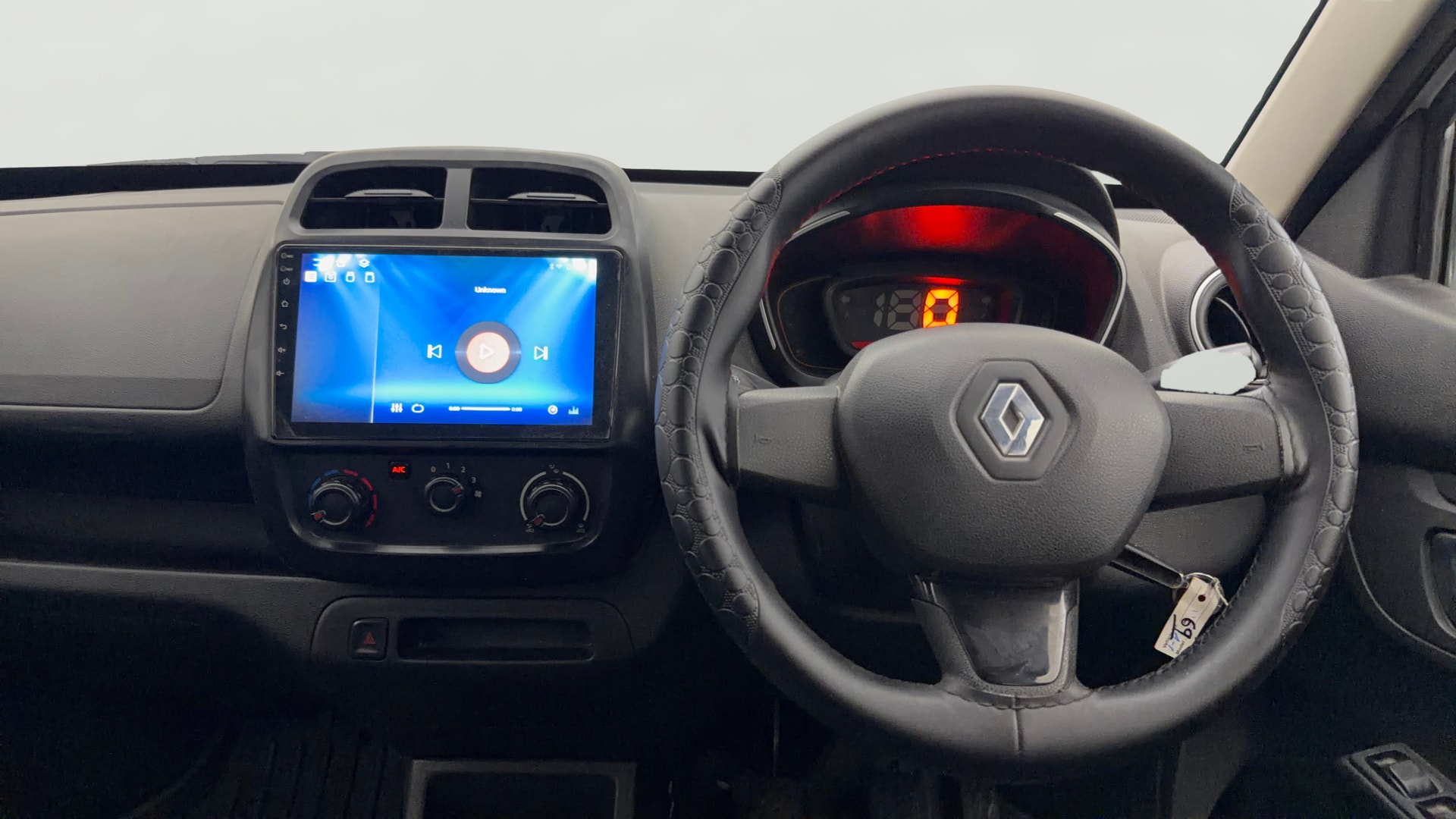View 2018 Renault Kwid RXL Image 20 Used 2018 Renault Kwid RXL Image 20
