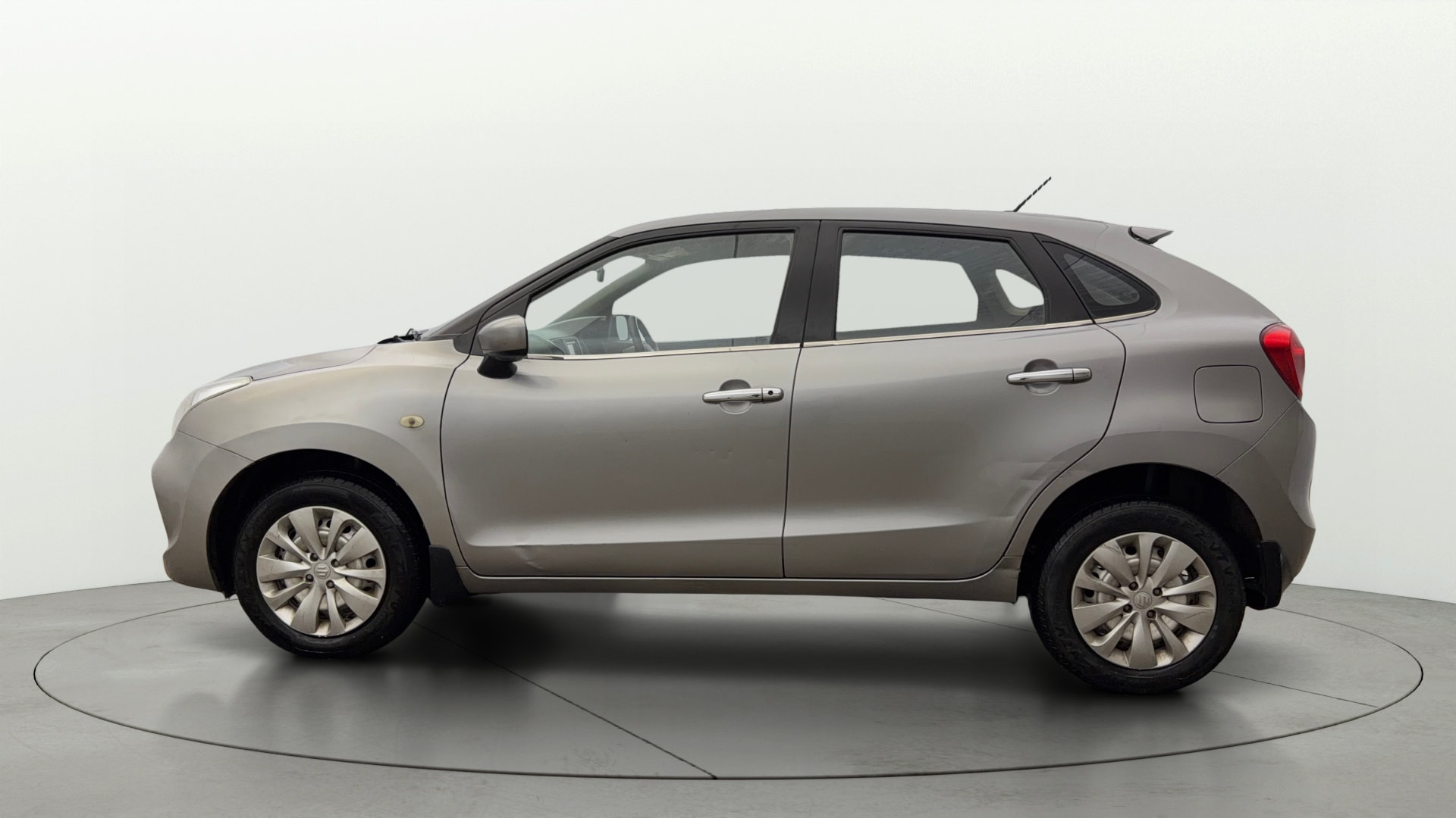 View 2021 Maruti Suzuki 1000 Base Variant Image 5 Used 2021 Maruti Suzuki 1000 Base Variant Image 5