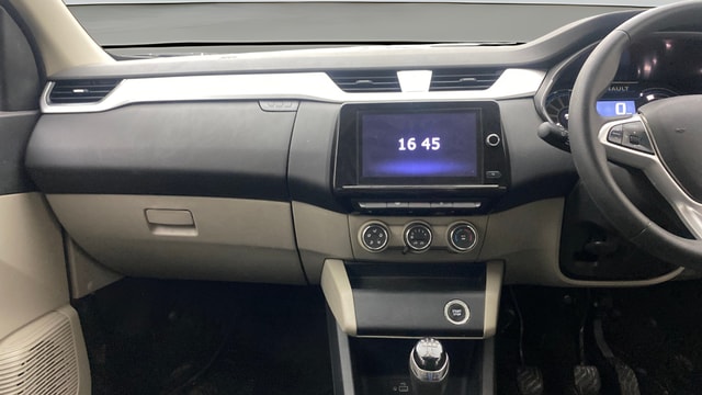 View Renault Triber Image 18 Used Renault Triber Image 18