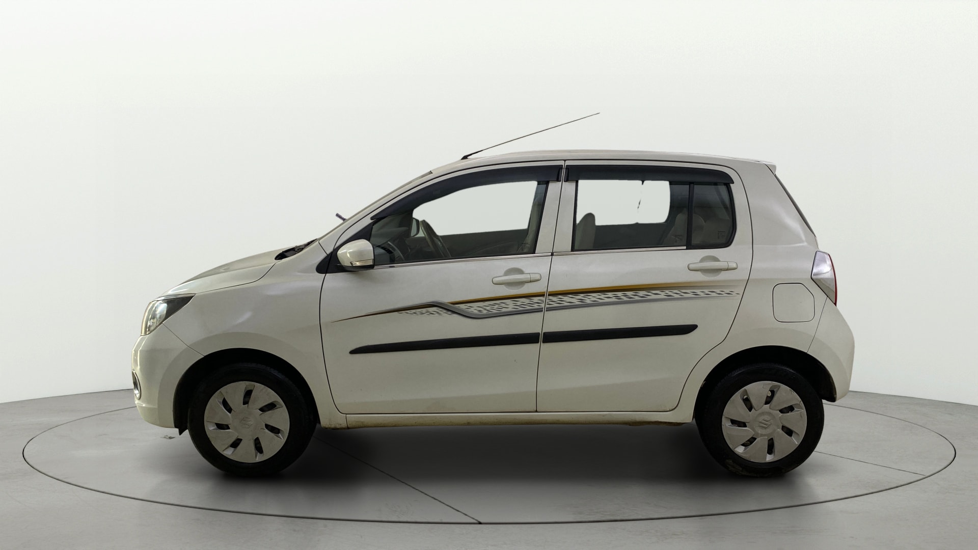 View 2017 Maruti Suzuki 1000 Base Variant Image 5 Used 2017 Maruti Suzuki 1000 Base Variant Image 5