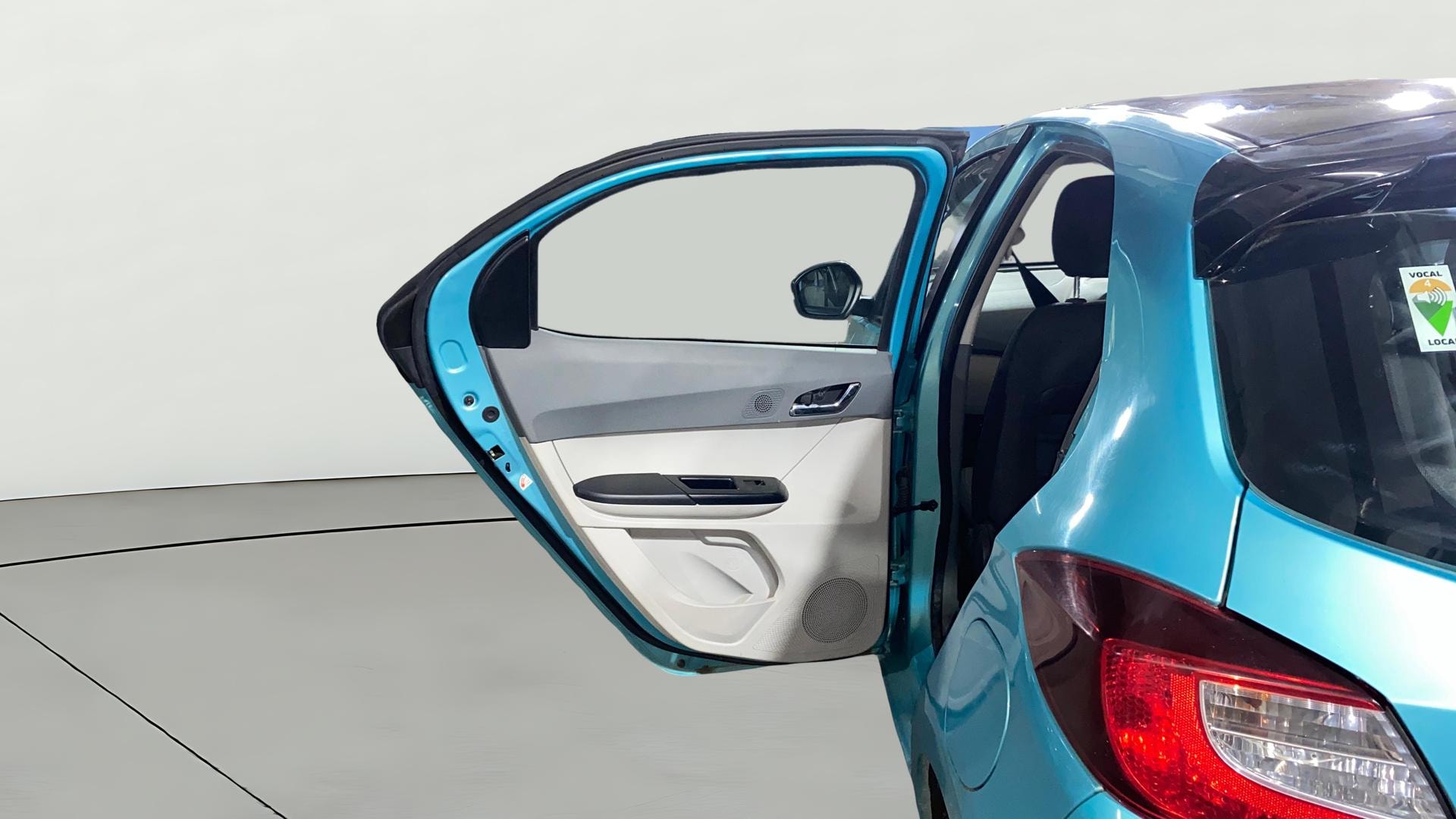 View 2025 Tata Tiago Revotorq XB Image 23 Used 2025 Tata Tiago Revotorq XB Image 23