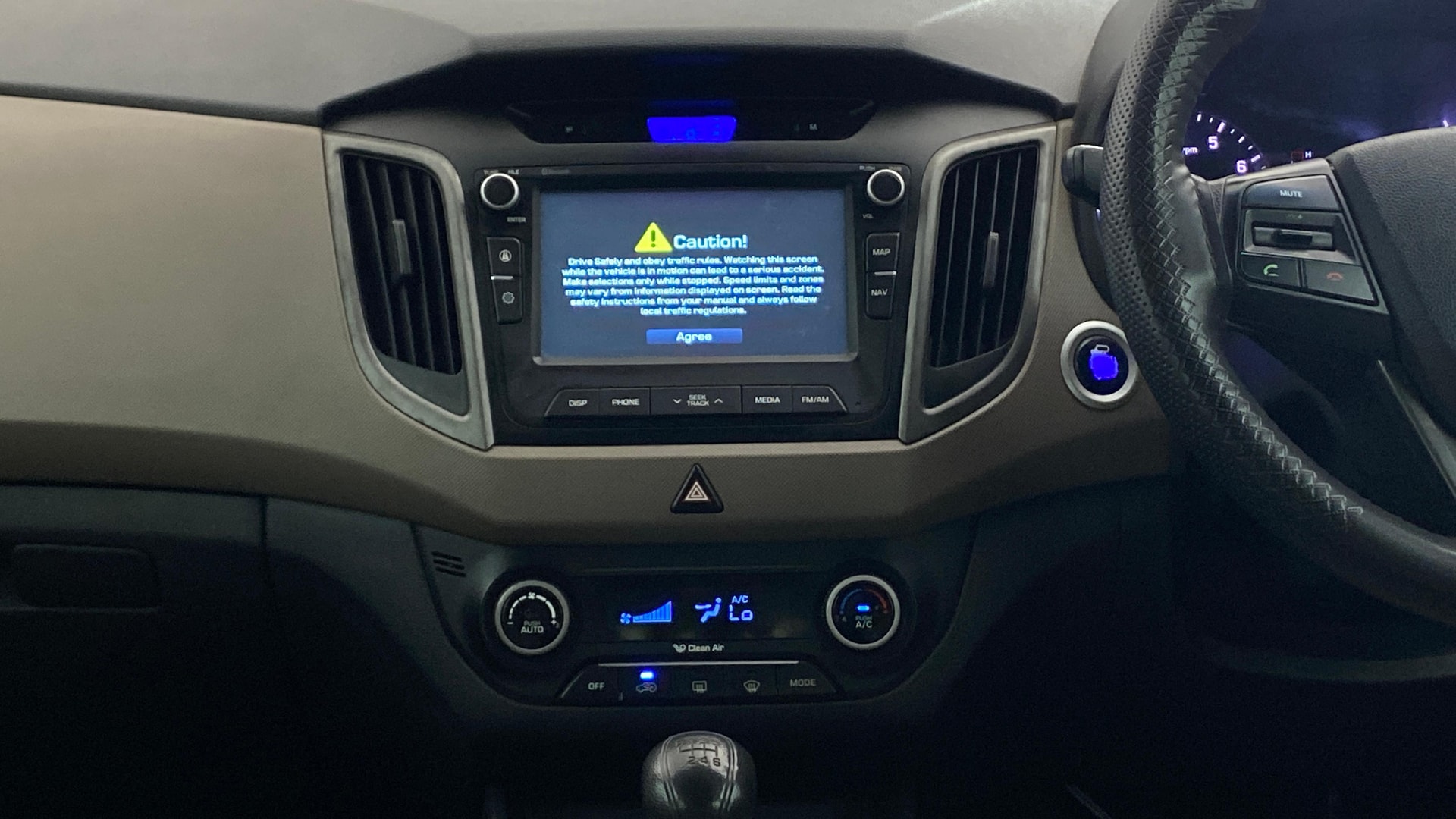 View 2015 Hyundai Creta 1.6 SX Plus Petrol Image 17 Used 2015 Hyundai Creta 1.6 SX Plus Petrol Image 17
