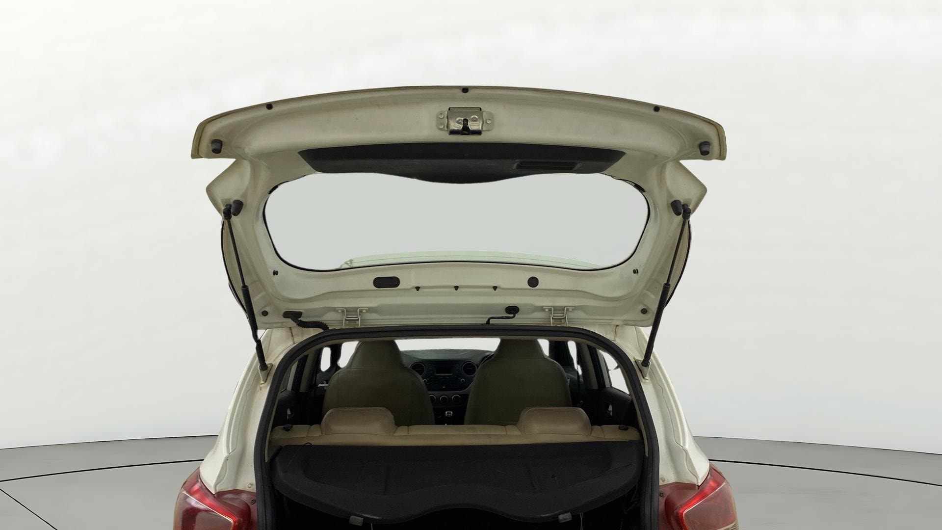 View 2013 Hyundai Grand i10 1.2 Asta Petrol Image 16 Used 2013 Hyundai Grand i10 1.2 Asta Petrol Image 16