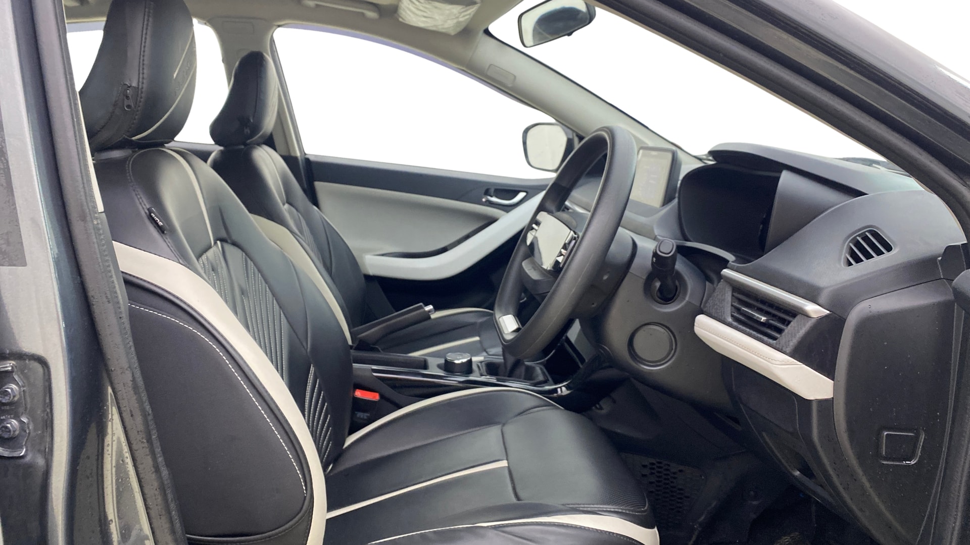 View 2023 Tata Nexon Revotron XE Image 27 Used 2023 Tata Nexon Revotron XE Image 27