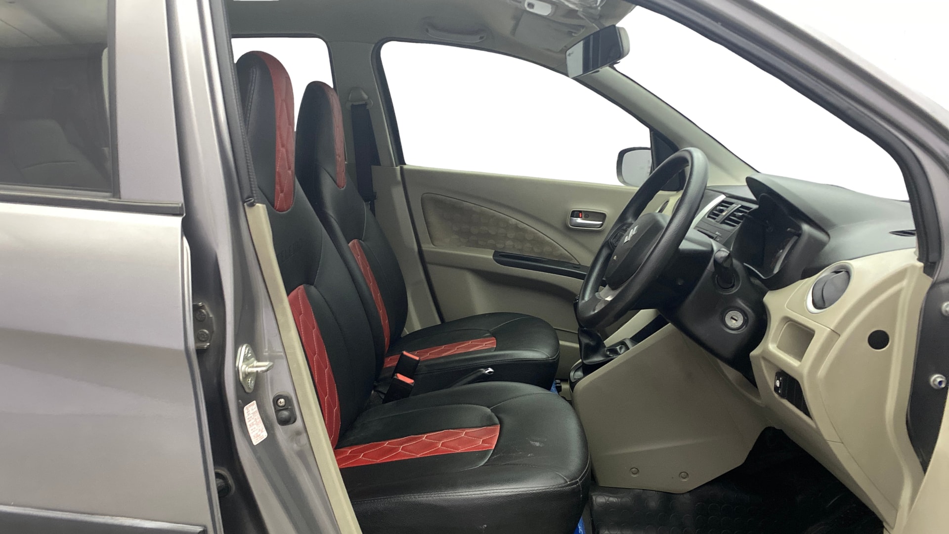 View 2015 Maruti Suzuki 1000 Base Variant Image 25 Used 2015 Maruti Suzuki 1000 Base Variant Image 25