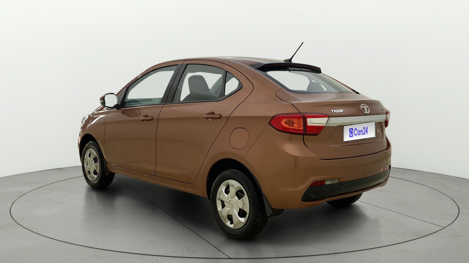 View 2018 Tata Tigor XT Petrol Image 2 Used 2018 Tata Tigor XT Petrol Image 2
