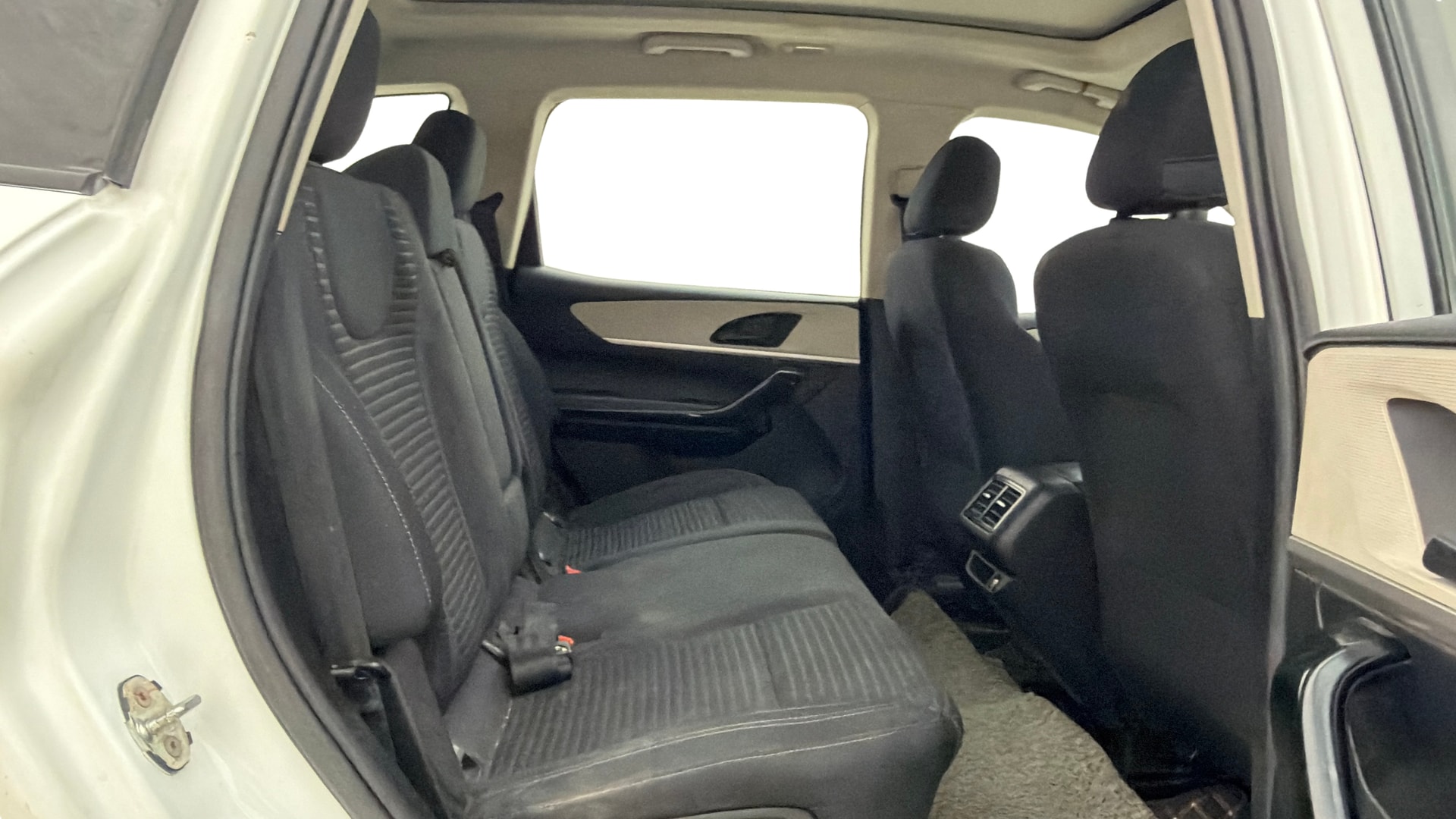 Used 2022 Mahindra XUV700 Used 2022 Mahindra XUV700