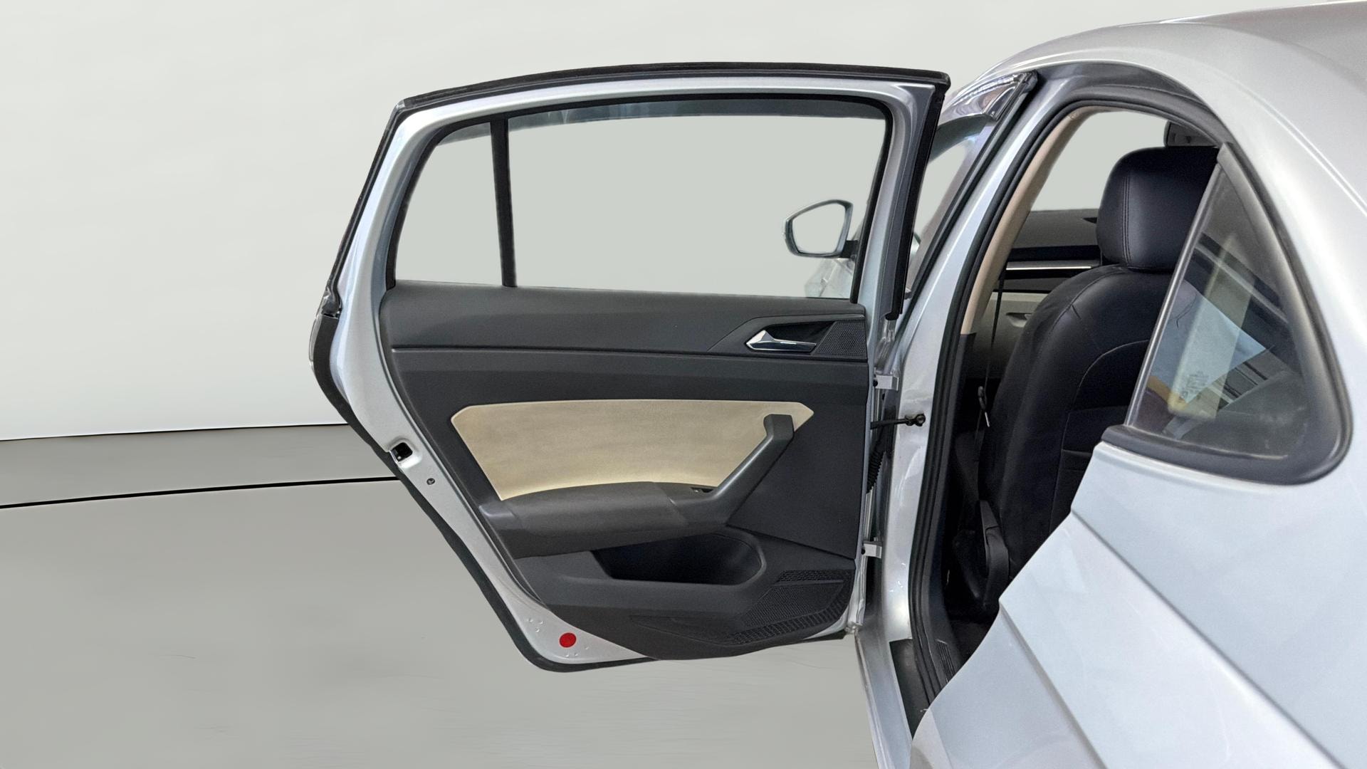 View 2022 Skoda Slavia Ambition 1.0 TSI MT Image 22 Used 2022 Skoda Slavia Ambition 1.0 TSI MT Image 22