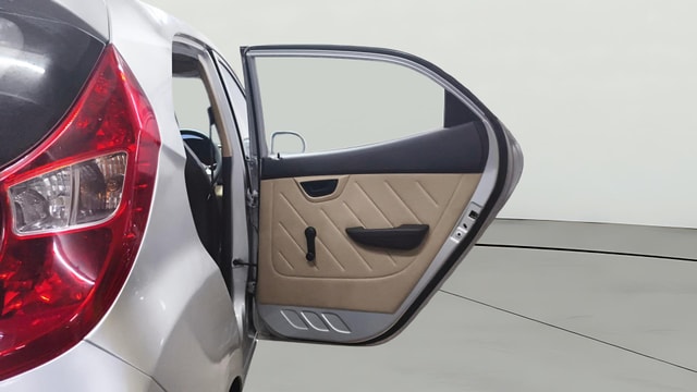 View Hyundai EON Image 7 Used Hyundai EON Image 7