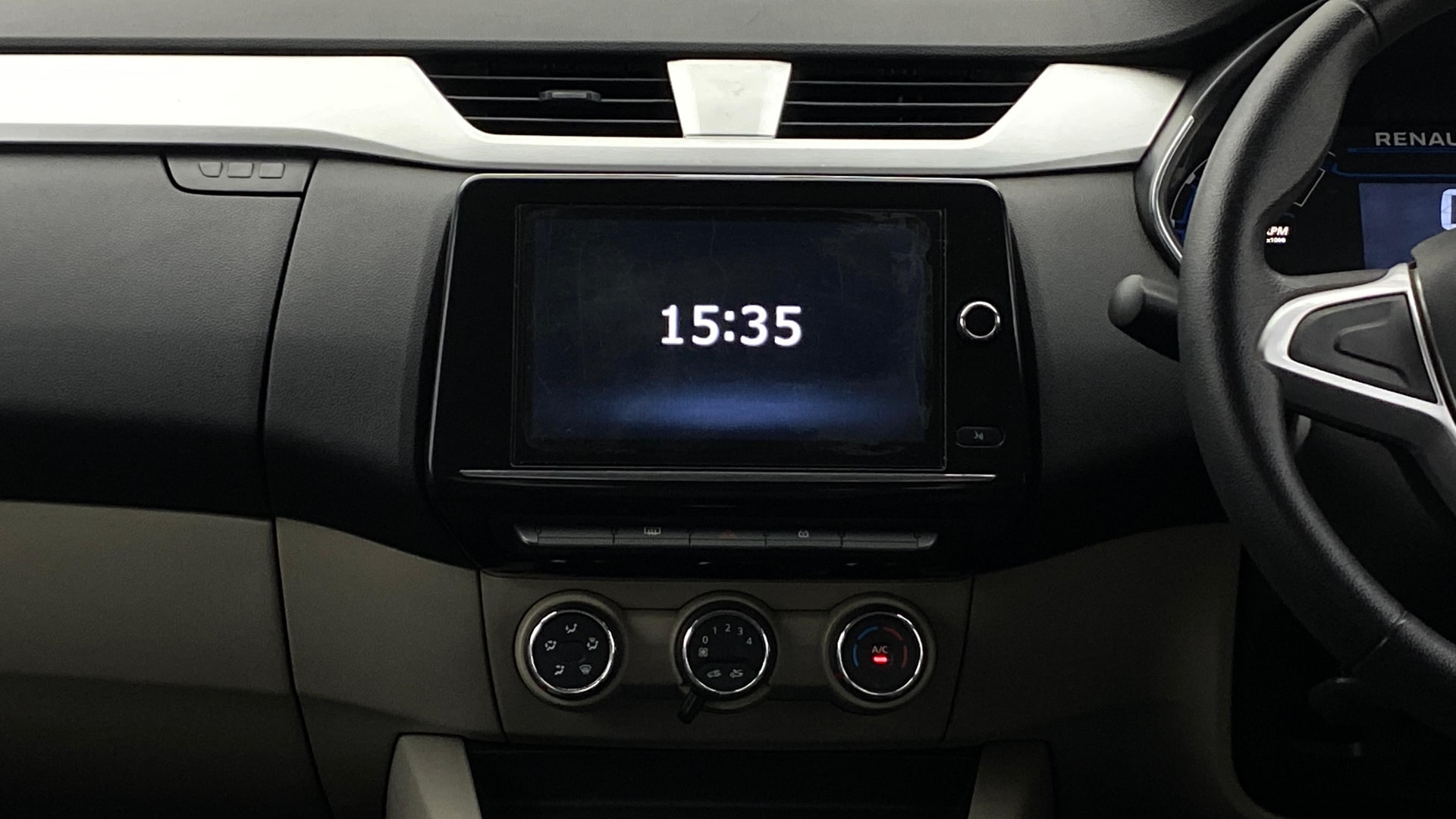 View 2019 Renault Triber RXZ Image 18 Used 2019 Renault Triber RXZ Image 18