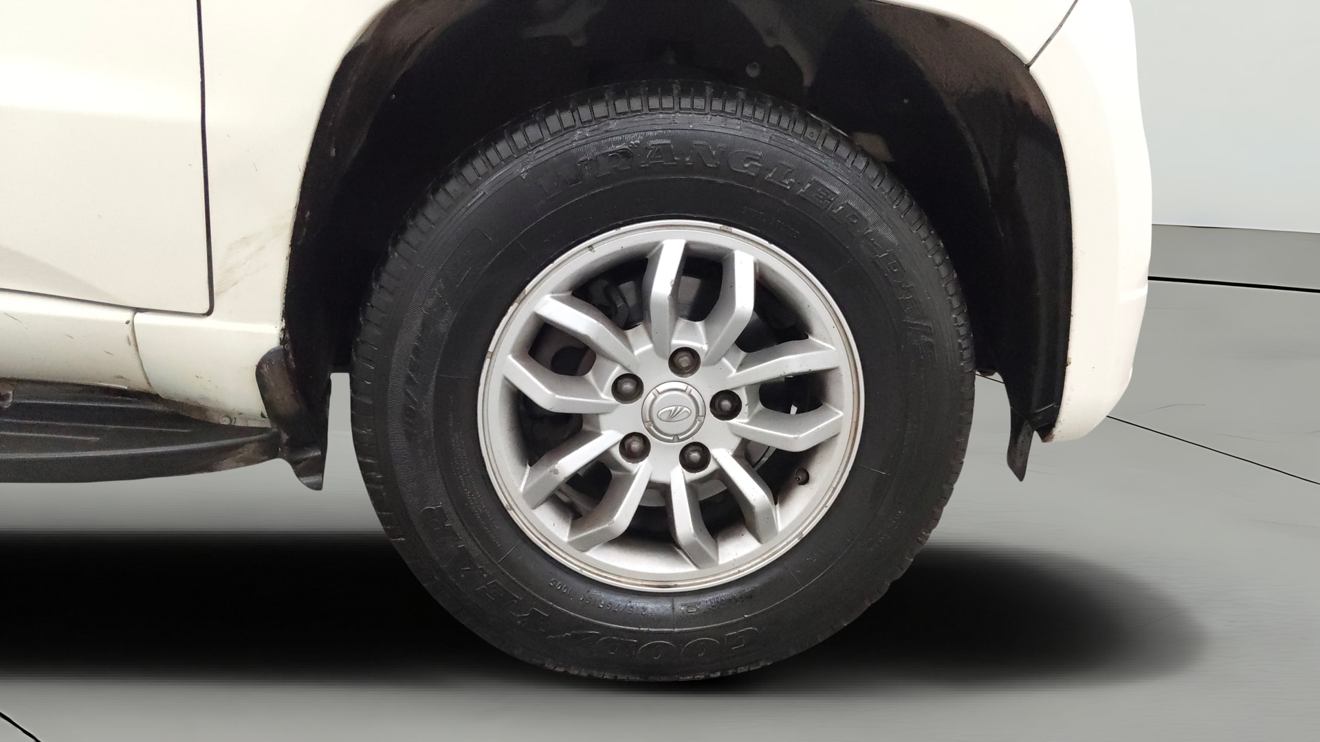 View 2016 Mahindra TUV300 T8 Image 41 Used 2016 Mahindra TUV300 T8 Image 41