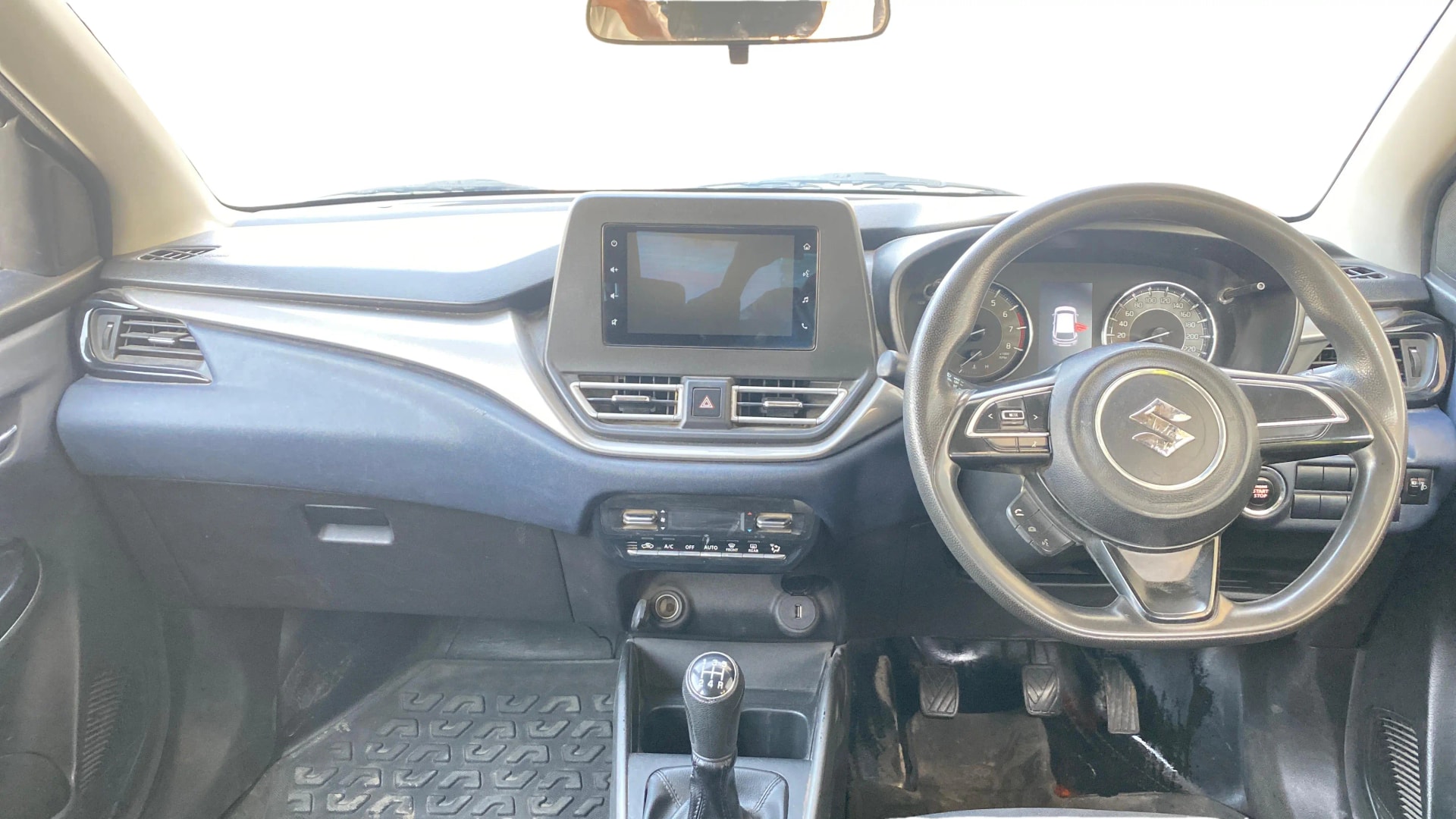 View 2022 Maruti Suzuki 1000 Base Variant Image 15 Used 2022 Maruti Suzuki 1000 Base Variant Image 15