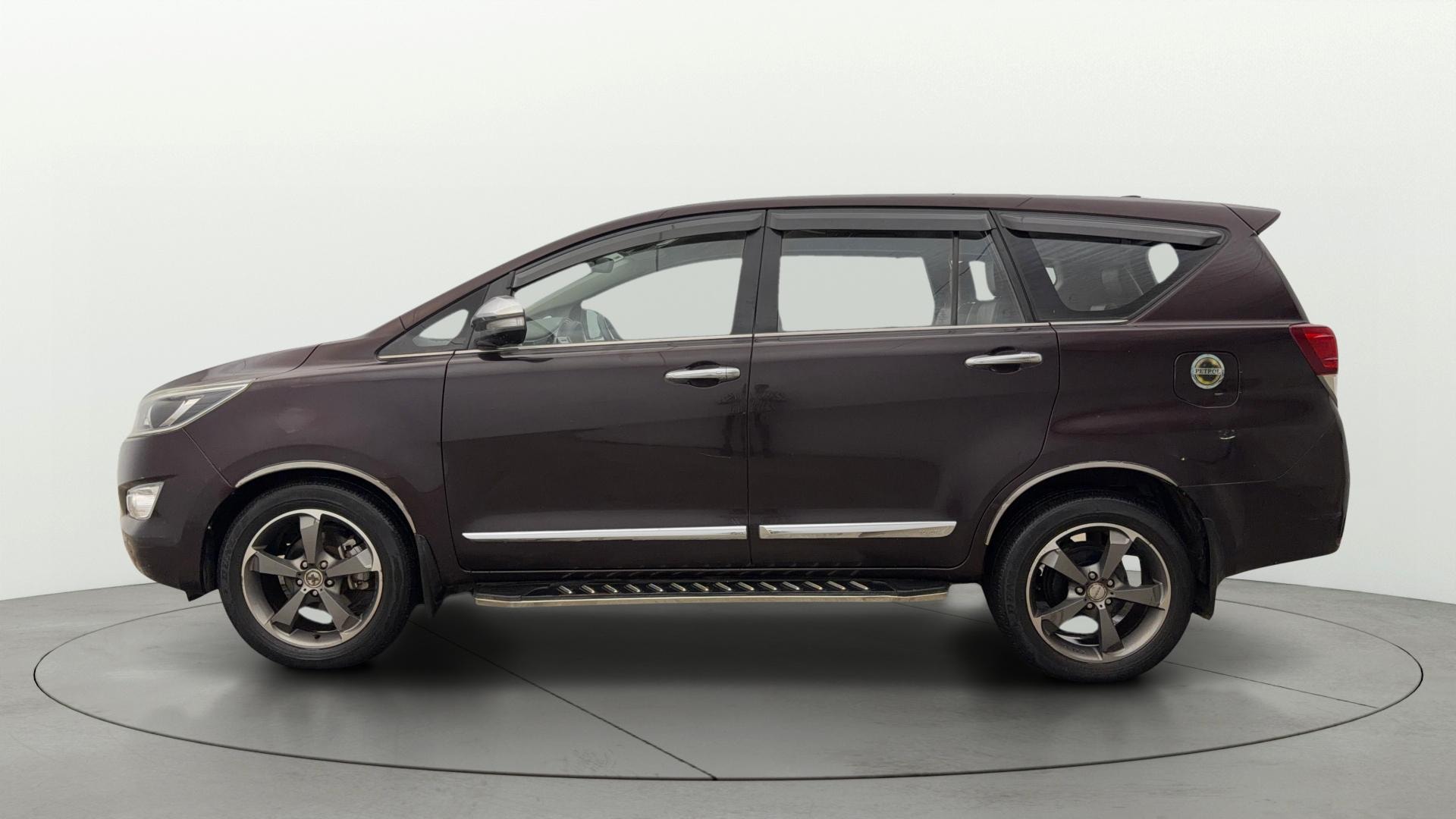 View 2016 Toyota Innova Crysta 2.7 ZX AT 7-Seater BS IV Image 28 Used 2016 Toyota Innova Crysta 2.7 ZX AT 7-Seater BS IV Image 28